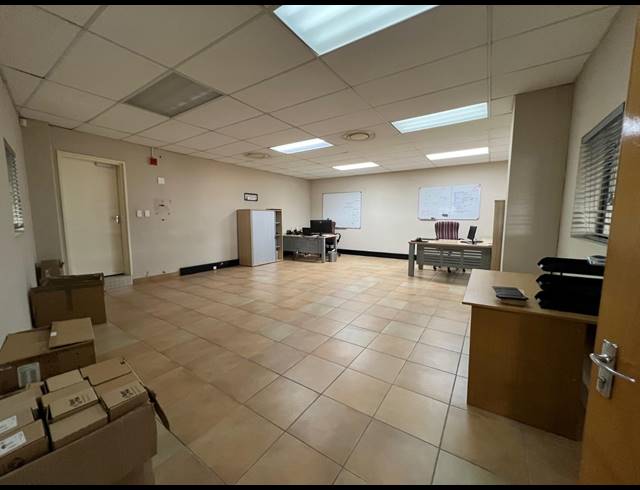 7,486M² WAREHOUSE TO LET IN STRIJDOMPARK